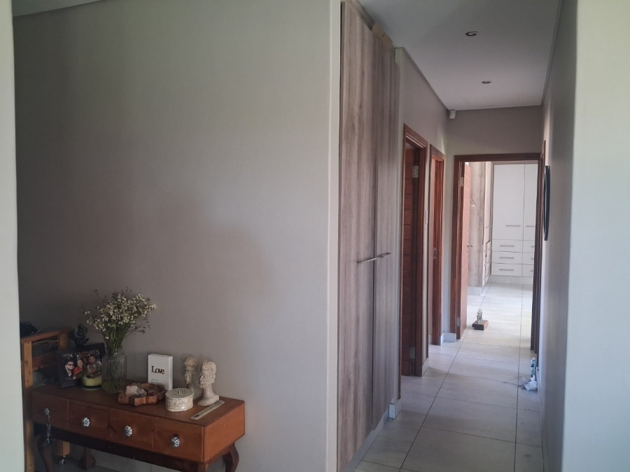 To Let 3 Bedroom Property for Rent in Hillside Free State